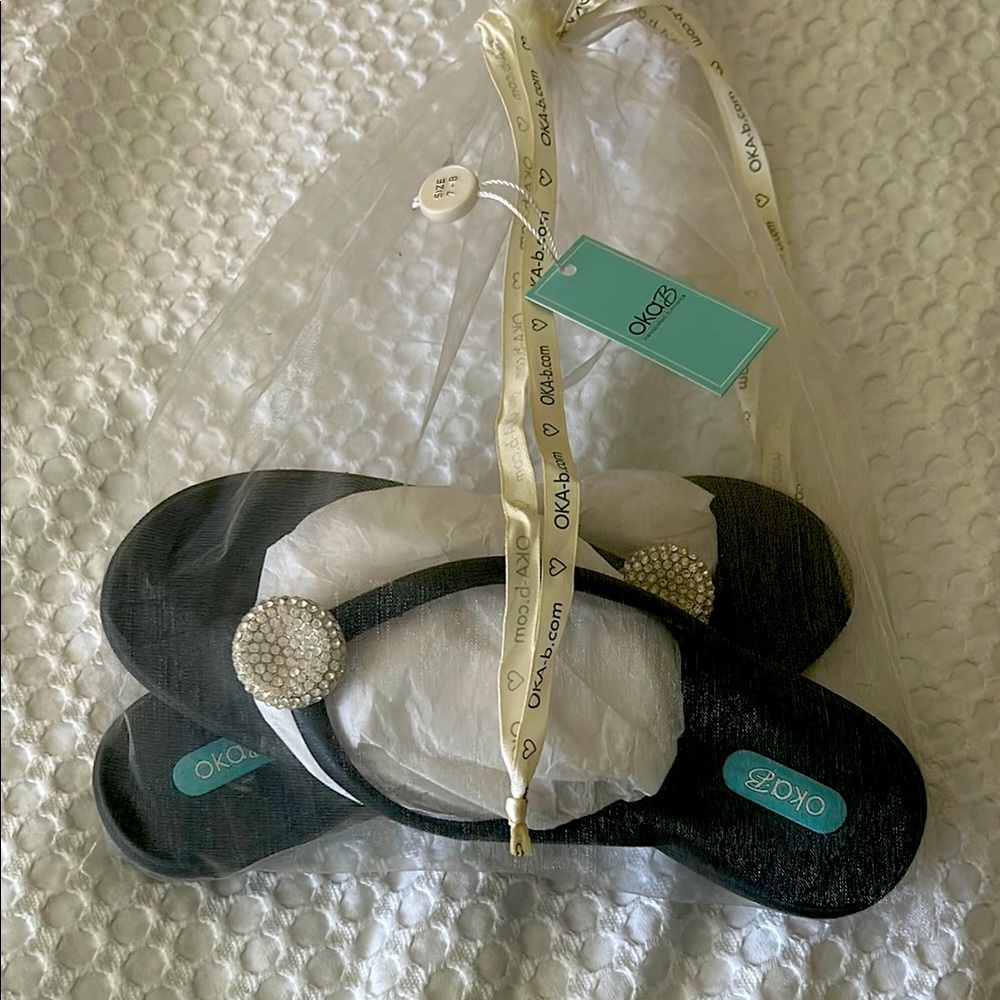 OKA b. Black Sandals with sparkle Accents